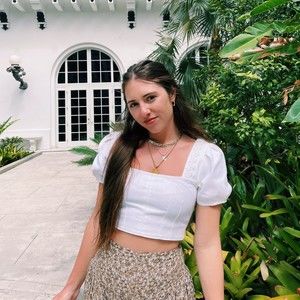 Meet your Posher, Macy